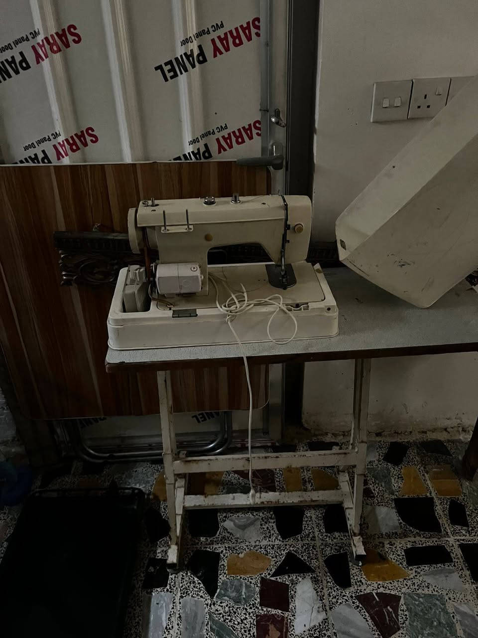 السلام عليكم من رخصة الأدمن
مكينة برذر مع الميز ١٢٥
مرجوحة ٥٠ 
عربانة ٥٠ 
مكاني زعفرانية ***********
متواجد واتساب وماسنجر
