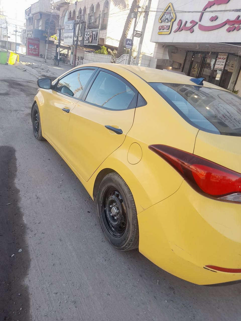 السلام عليكم
النترا 2016 وارد امريكي للبيع او مرواس ب صني 2025
سياره كامله من كلشي وخير من الله 
ماشيه ١٢٠
محرك ١٨٠٠ دوش 
السياره رقم بغداد باسمي تحويل ثاني يوم 
حادثها جداً بسيط حالوب بدون لا ايرباك ولا ضربه بجمها كبس 

السعر ١٢٠ ورقه وبيها مجال 
مكاني الدوره 

***********
