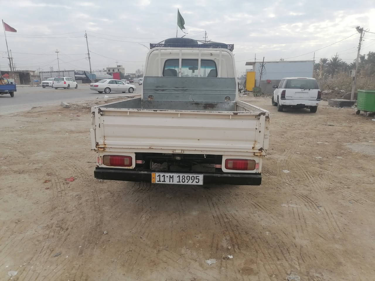للبيع كيا دبل رقم جديد سنوية بسمي الئ ٢٩ كير محرك اكسن حدادية شرط رقم الشاصي ضعيف  تايرات الخلفي جديد إلامامي نص عمر السعر ٦٥ بيها مجال بسيط المكان السماوة الوركاء ***********
