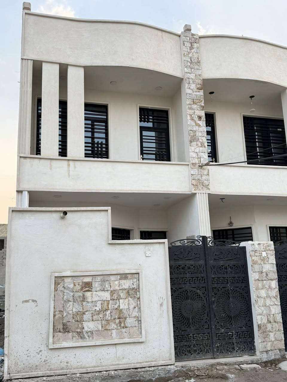 السلام عليكم بيت في الكرغولية قريب عل شارع العام بشارع عكيل المساحة 90 واجه 5 نزال18 بناء حديث درجة اولى وجديد اي نقص ما بي طابو 25 قرار محكمة استفسار ‭0771 750 8857‬
***********
