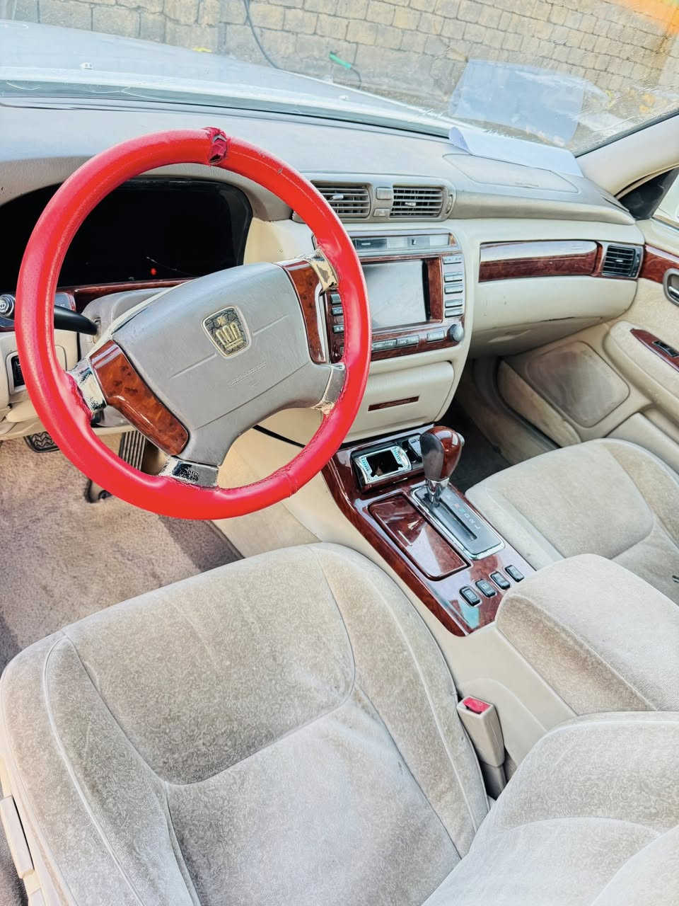 ملكه للبيع رقم نجف دولي جديد 
مكفوله كص وعيب شرعي واصوليات بيها ضربه جاملغ امامي فقط وبيه صبغ تجميل 
السيارة جاهزه مكينه كير حداده 
السعر ١١٥ مجال بسيط
للتواصل *********** متوفر واتساب
مكان ناصريه
