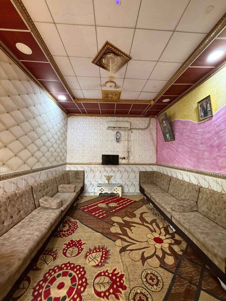السلام عليكم ورحمة الله وبركاته 🌹
للتواصل ***********

دار سكن للبيع بسعر مناسب
مساحة 250 متر طابقين
على شارع 14 متر تبليط
لبيت ركن على شارعين
منطقه سكنيه مخدومه بالكامل
جميع الخدمات متوفره

محتويات دار
طابق لأول 
كراج واسع + حديقه
دوانيه + صاله 
غرف منام 2 + مطبخ
صحيات داخليه + خارجيه

محتويات طابق ثاني هيكل
سقف سندويج
صاله واسعه + غرف منام عدد 2

العنوان ابي الخصيب طريق صحراء

نوع العقار طابو ملك صرف زراعي عراقي سند 25

سعر 83 وقابل تفاوض
للتواصل ***********
