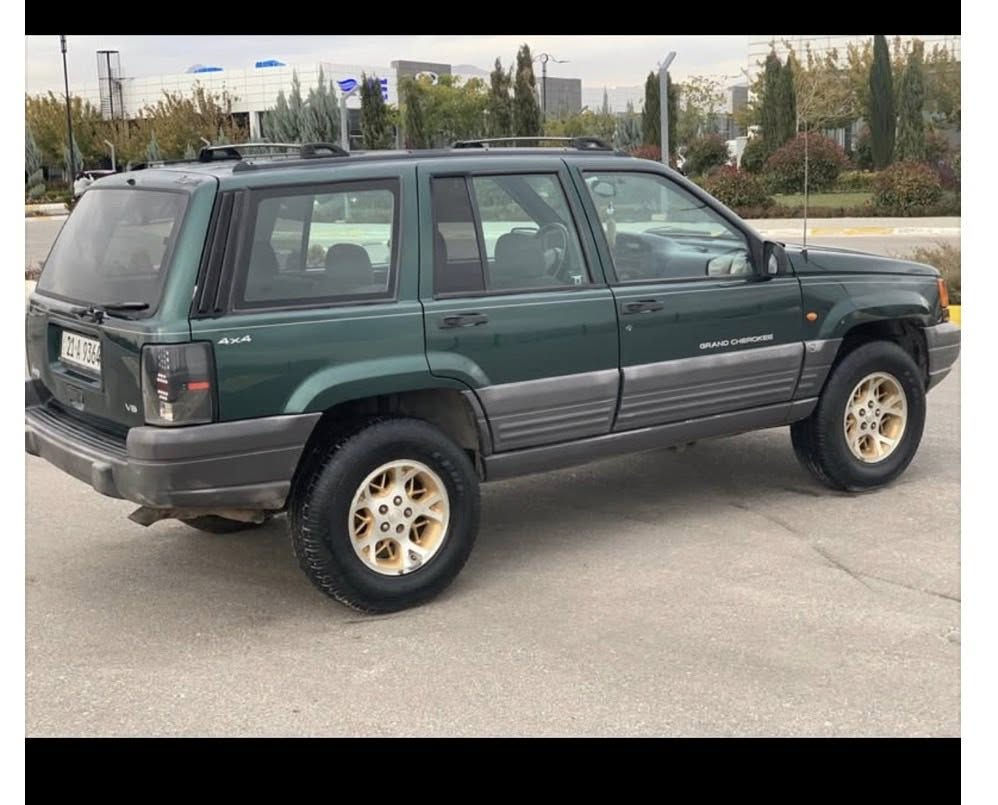 سلام عليكم سياره للبيع جيب شيروكي موديل 1996سنويه 2029 محرك  بلادي 8 سلندر صبغ بلادي  تبريت أو تدفئه شغال كهربائيات بلاد كشنات كهربائي تايرات جديد باتري جديد غرفه بلادي رقم مبايل *********** سعر خاص
