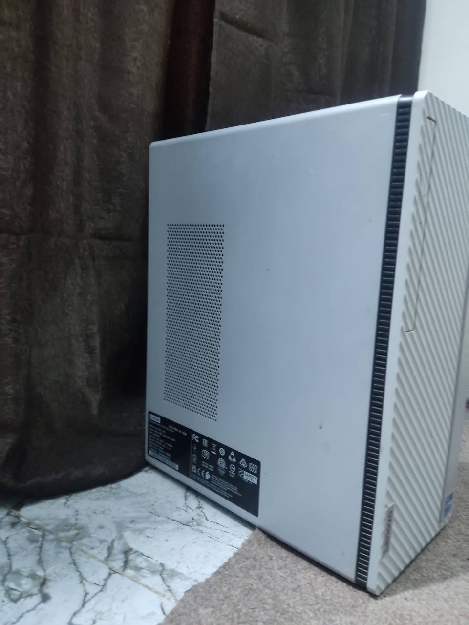 Lenovo
1-Processor: 12th Gen Intel (R) Core (TM) i7-12700 2.10 GHz 

2-installed Ram : 8.00 GB

4-Storage:1.36 TB

3-Graphich Crad: 128 MB (Intel R UHD Graphics 770)

Keyboard+ mouse
هاي مواصفات الجهاز 
+ كلش ممتاز واخو النضيف كلش مرتاح علية وما ابيعة لو ما محتاج فلوس 
اني مشتري ب مليون ومية وعارضة هسة ب 750 الي يريدة يتواصل وياي ***********
