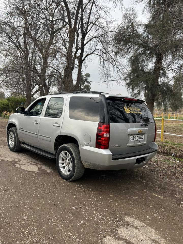 السلام عليكم. بيع سريع. تاهو ٢٠١٢ ضرر جاملغ خلفي بدون دواخل. صبغ ٥ قطع جماليه. كير ومكينه واكسل كفاله. تبريد ثلج صدر مع تخم تاير وتخم ويل جديد سياره رقم بغداد باسمي 
تحويل مباشر مكانها ديالى بعقوبه.السعر. ١٧٥ وبيها مجال للتواصل ***********.
