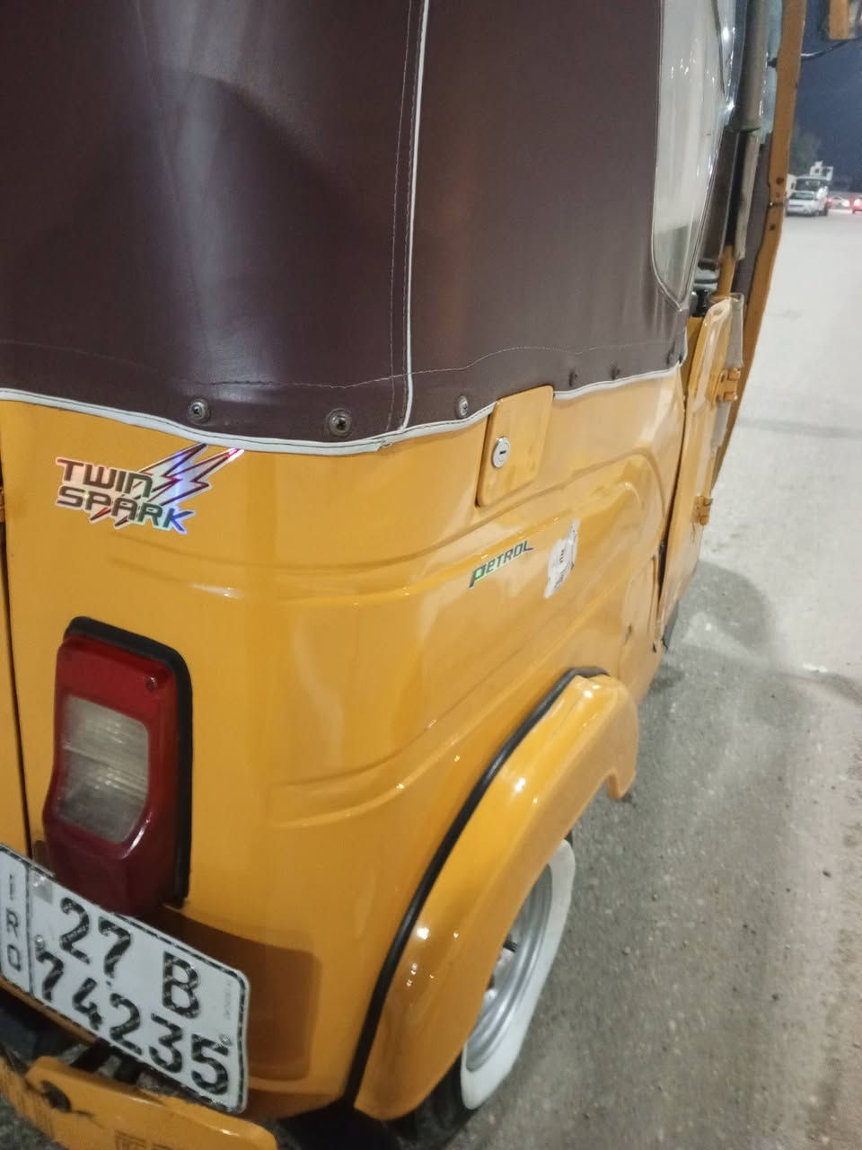 السلام عليكم تكتك للبيع موديل 21بيه طخات بسيطة مجفته تجفيت شركة مكان ناصريه غراف تكتك جاهز ***********
