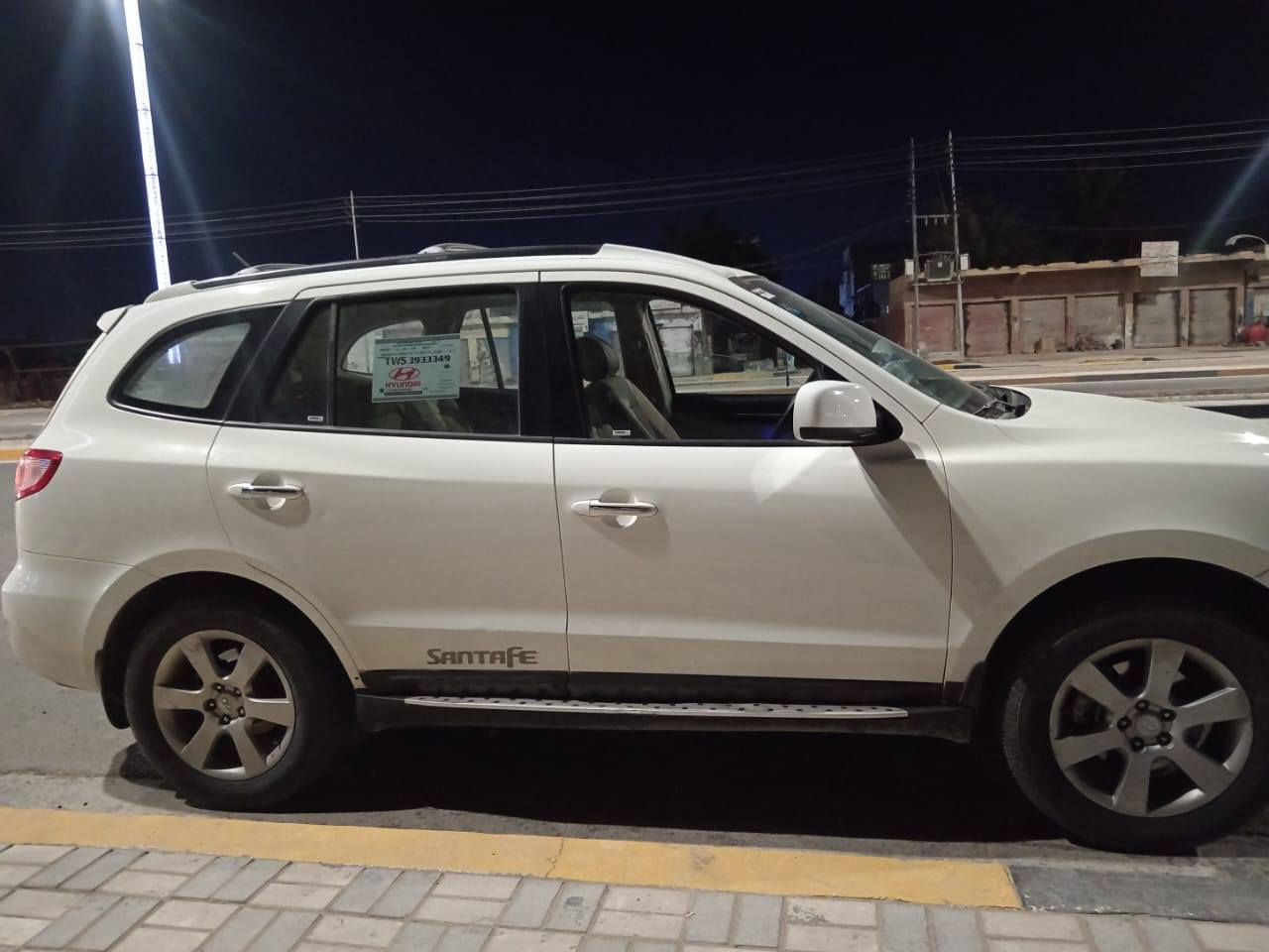 السلام عليكم. سنتافيا 2007. 7راكب. بيها 3 قطع صبغ بدون دواخل محرك 6 سلندر السعر 115 وبيها مجال. ***********.العنوان بغداد
