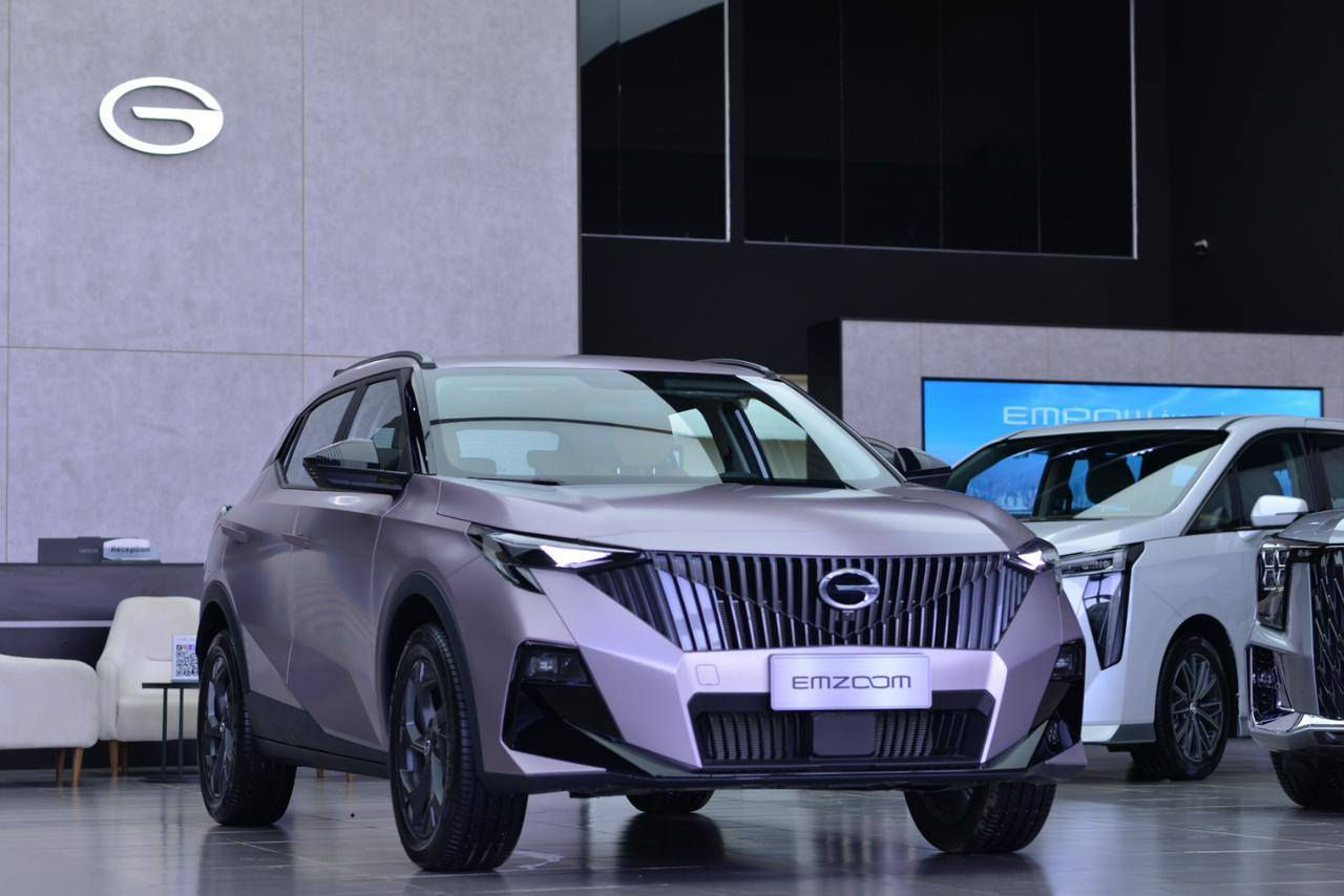 سياره GACموديل 2025فول مواصفات GS3
بانوراما 
مثبت سرعه 
تدفئه وتبريد كشن السايق 
جلد كامل 
ويل كب جميل جدا 
لون بنفسجي شبابي 
وبعد كثير مواصفات السياره مواصفاتها معروفه 
السياره اخذتهه اسبوعين بعدهه بأسم الوكاله مرقمه تحولهه الوكاله بأسم المشتري.ضمان السياره ١٠ سنوات كير ومكينه وفيها ضمان على الحوادث 69%و40الف كيلو سيرفس مجاني 
أبيع بداعي السفر مجتاج فلوسهه أربيل, العراق


**إذا كنت صاحب هذا الإعلان وتريد حذفه لأي سبب، رجاءا أرسل رسالة إلى الدعم الفني**