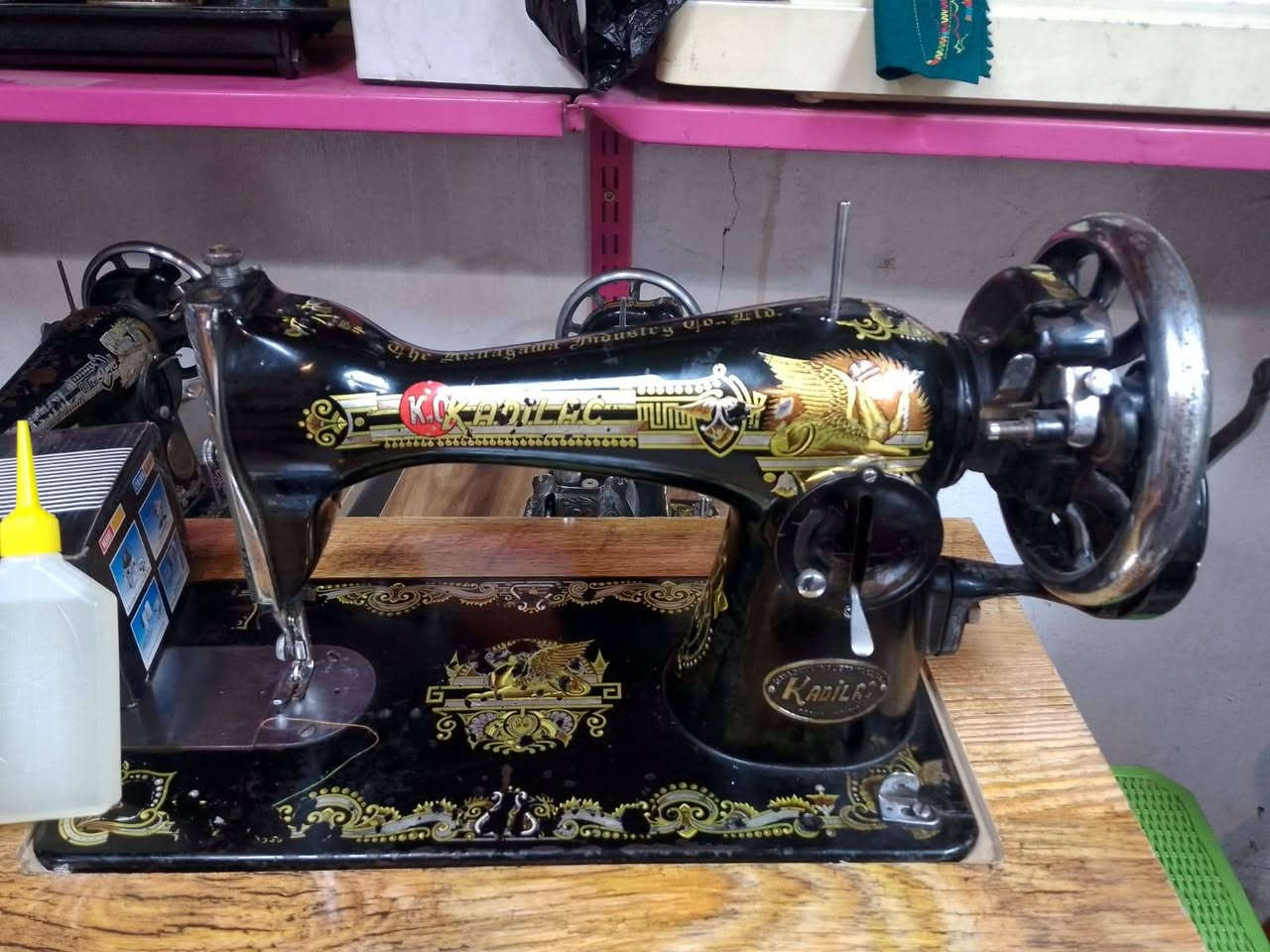 سنكر برطاني اصلي قديم اخت الجديده تخيط يدوي وكهرباء السعر 100.الف مع طبله يوجد توصيل للكافه العراق للحجز خاص


**إذا كنت صاحب هذا الإعلان وتريد حذفه لأي سبب، رجاءا أرسل رسالة إلى الدعم الفني**