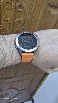 فنكس6 سفاير تيتانيوم حجم 47 مع كيبل شحن (عطل بوصلةعدادخطوات والايماءاة...