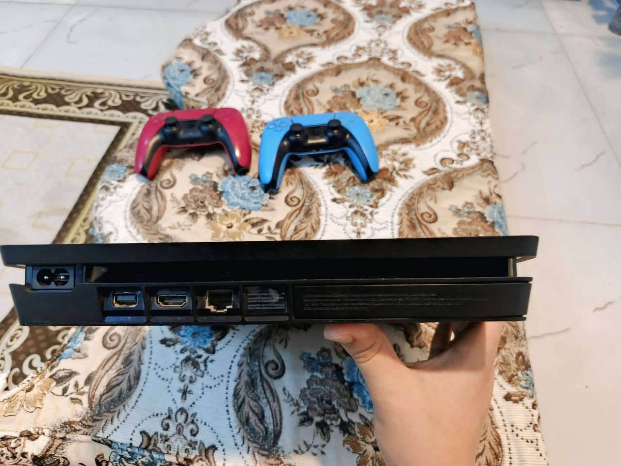 للبيع بلي فور سلم

سلام عليكم بلي فور سلم ما مستعمل قليل جداً ويا 3 اقراص سنو رنر سعره 50 وذاكرو وجيتي اي وفيفا 26 و 25 داخل البلي ويداته اصليات شكل الفايف جايب الوحده على 35 والبلي جديد شرط الفحص تجي وتشوفه بعينك لوك ستيكر ما مفتوح ولا مصلح سعره كامل ويه اليدات والاقراص والوايرات الاصلية مال شركة ب 300 وبي مجال للطيبين 🌺 وبي كارتونته الاصلية عنواني بالبصرة بالمعقل 

رقم الهاتف

***********

بليستيشن #بلي #البصرة #بليستيشن #فور #اكسبوكس
