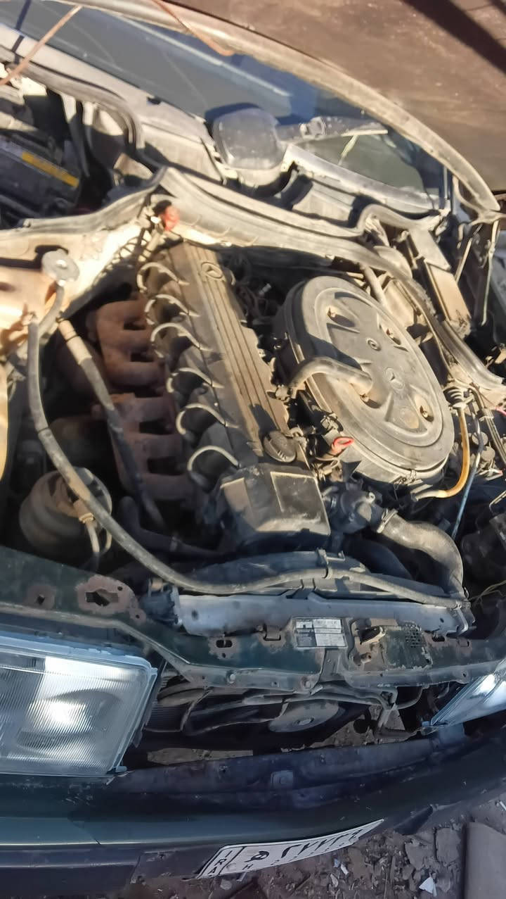 السلام عليكم مارسيدس موديل1989 السعر26 ورقه العنوان بغداد لامين الثانيه رقم الهاتف***********
