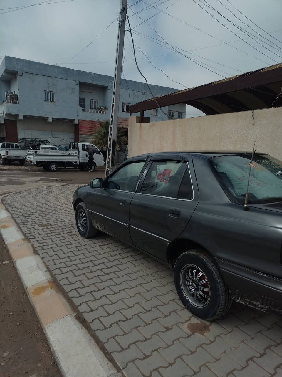 السلام عليكم ورحمة الله وبركاته
النترا دمعه موديل 92 رقم بغداد اجنبي 
تحويل مباشر  من صاحبها 
اقراء المنشور زين قبل لا تتصل 
سيارة مال بيت 
مصبوغه عام 
تبريد شغال  ثلج 
تخم تاير 
صدر جديد قبل اسبوع شديته 
كير شرط 
كل الكهربائيات شغال 

محرك بي بداية تنقيص
السعر 37 مكاني تكريت القادسية 
***********
***********
