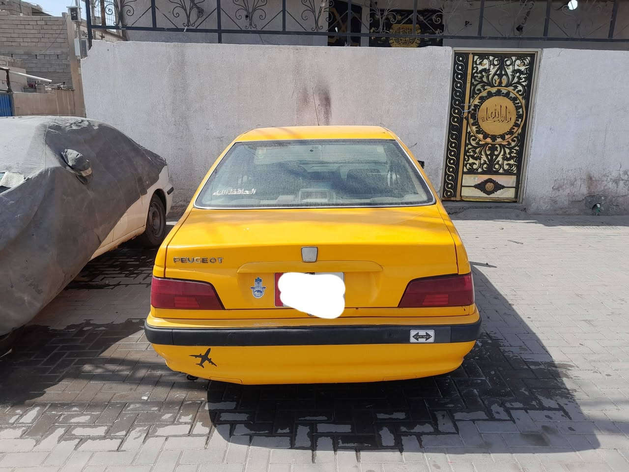 سلام عليكم سياره بيجو بارص موديل 18 سياره كفاله من ضربه وتبديل مكينه وكير كفاله تبريد وتدفئه شغال مصفره هيئه وغرامات بيهة لكاط خياس بل دواير وجاملغات الكدام والباقي جاهز عنوان بصره سعر خاص ***********
