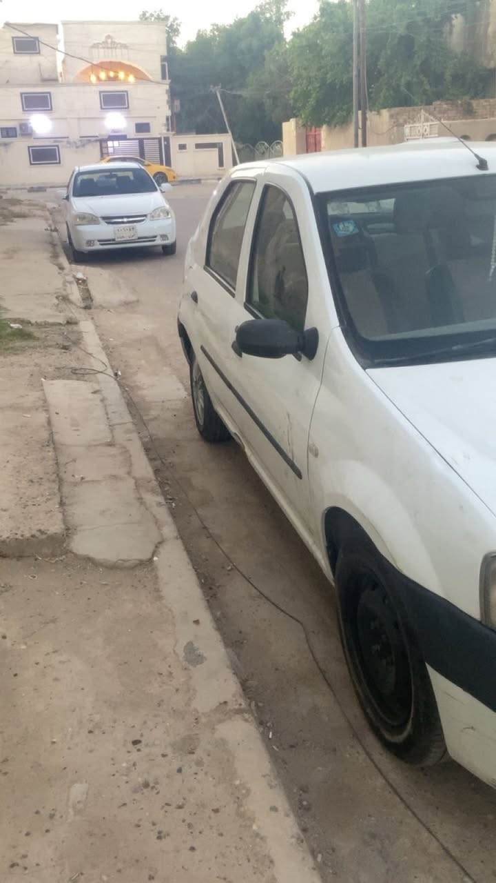 السلام عليكم رينو لوكان موديل ١٧ السياره مكفوله من الضربه لون ابيض رقم بغداد انكليزي مداور ثاني يوم مكاني بغداد البياع الشرطه الخامسه  سعره ٥٥ وبيه مجال بصيط رقمي ***********
