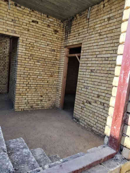 هيكل ١٠٠م خلفي بناء مسلح الفداء مقاطعه ٢٤ خلف شارع ٦٠ مباشر المنطقه متكامله الخدمات بستثناء التبليط السعر ٥٢ مع المجال القليل للاستفسار الاتصال ***********
