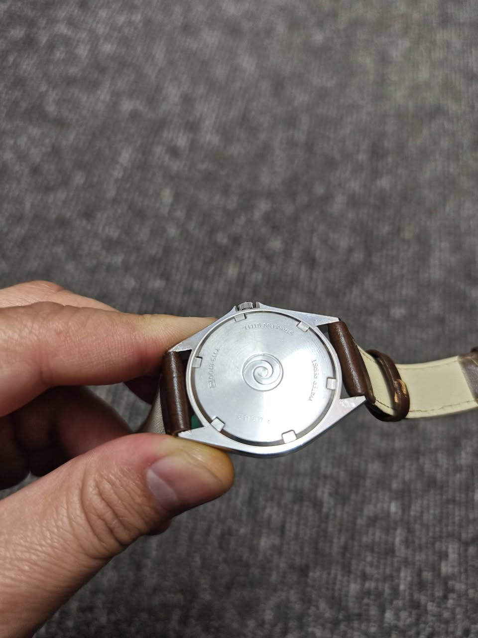 سلام علیکم. 
ساعە سایکو البا یابانی اصلی للبیع.  باتری. فنتج قدیم. ستنلس ستیل. منفذ یومی و اسبوعی. نضیف جدا. شغال مضبوط. قطر 36 مع زمبلک. ساعە رسمیە جدا حلوە. سعر 55 الف.


**إذا كنت صاحب هذا الإعلان وتريد حذفه لأي سبب، رجاءا أرسل رسالة إلى الدعم الفني**