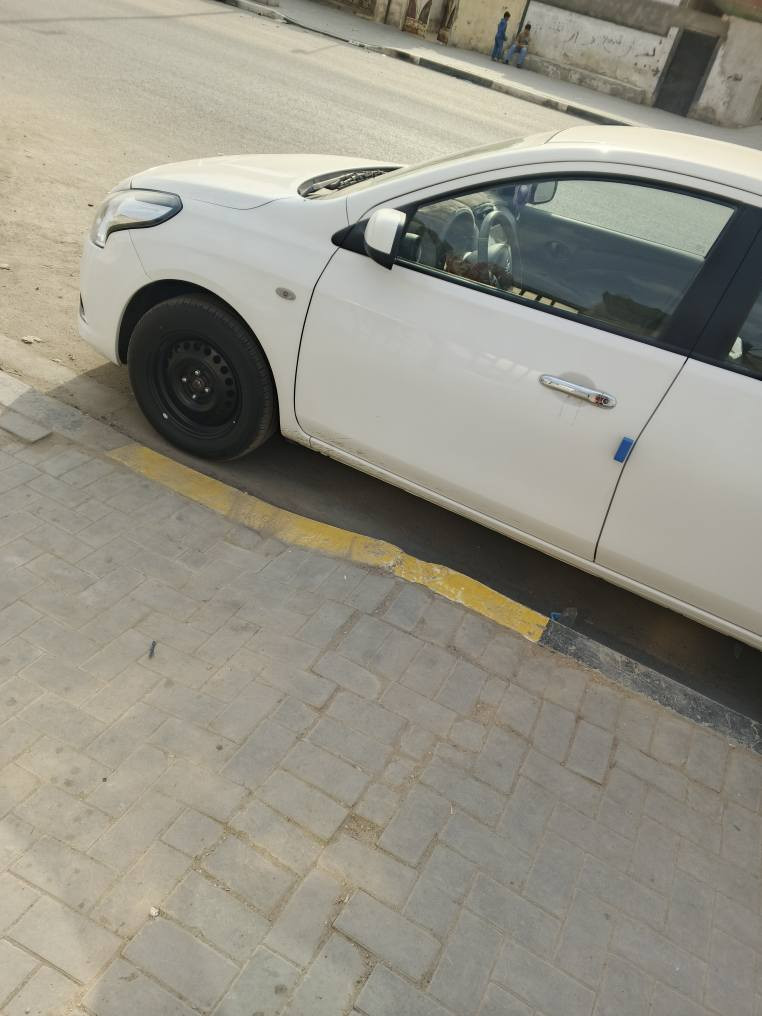 صني هندي 24 ماشيه 43 بيها رصعات بصيطه السعر 122 وبيها مجال العنوان بصره ***********
