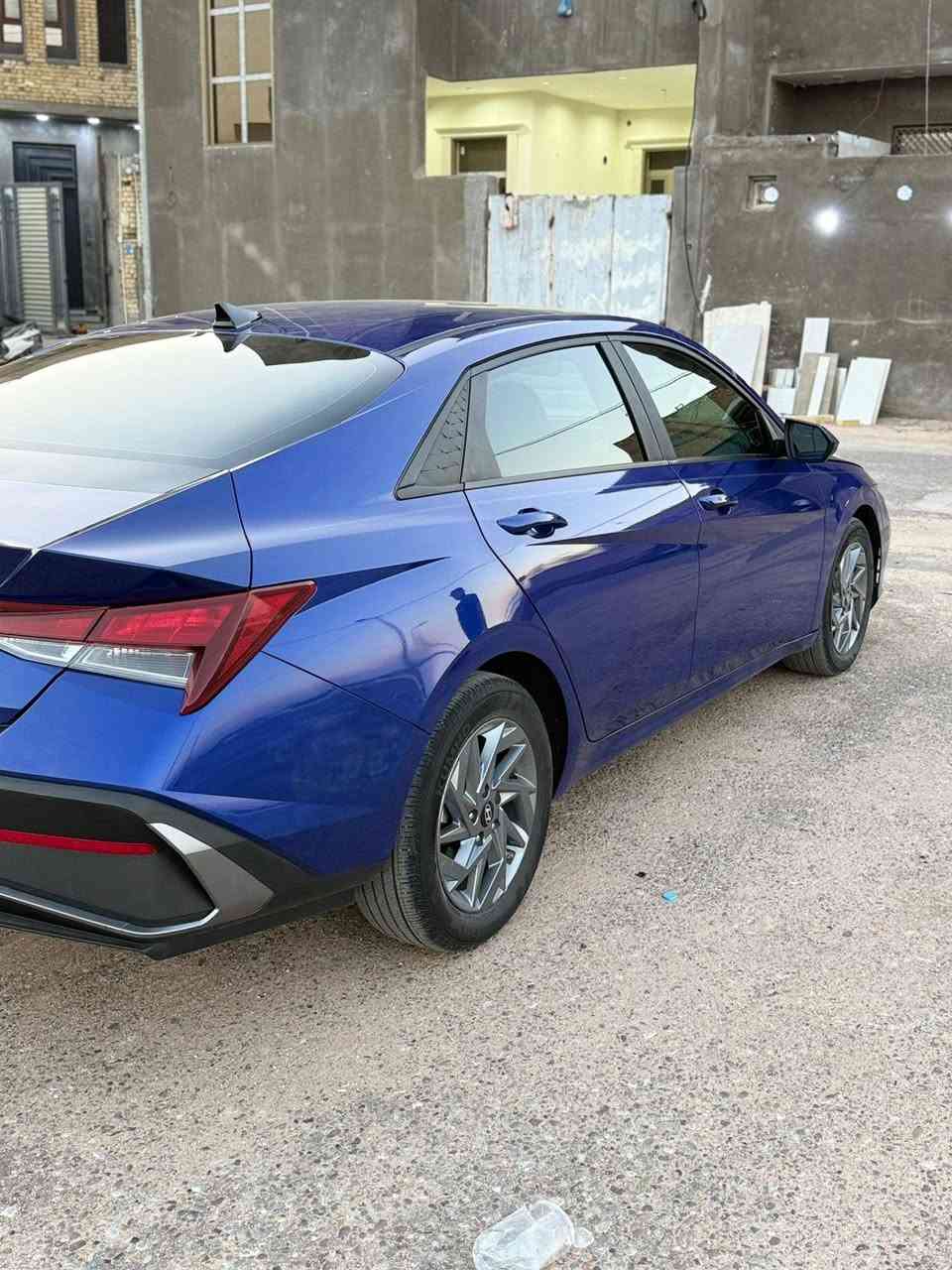 النترا 2024 لون جويتي وراد امريكي 
محرك 2000 دوش 

مواصفات 
1_ بصمه 
2_ تشغيل عن بعد 
3_ بصمه ابواب مع ترحيب 
4_ بصمه جنطه 
5_ لد امامي مع عدسات زنون 
6_ نقط عمياء 
7_ رادار امامي خلفي وجانبي 
8_ عدادات ديجتل مع شاشه ملتصق
9_ لد داخلي
10_ حساسات اوتو ستوب 
11_ كامره خلفيه وكامره رادار 
12_ شاشه اعطال 
13_ فول تحكم ستيرن مع قياده ذاتيه 
14_مود درايف تغير وضعيات القياده عدد 3
15_ مانع انزلاق
16-سايد ابريك كهربائي
17_كشافات 
18_ تدفئة ستيرن 
19_شاشه تدعم كار بلي 
20_منافذ شحن خلفية 
21_ويل كب 

السياره كفاله عامه بدون رقم حره 
تترقم اي محافضه اتريد 
تقرير غرق مياه امطار 
صوره امريكه مرفقه مع الصور
السعر: 160 وبيها مجال 
استفسار *********** 
العنوان البصره
