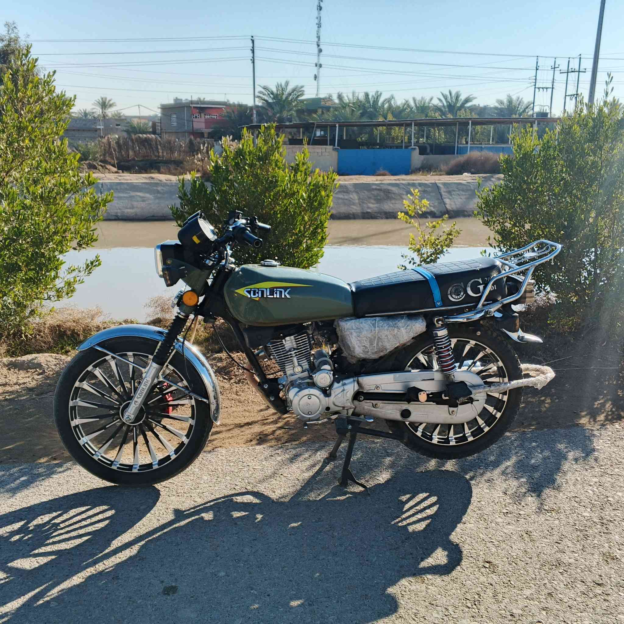 سلام عليكم
سيفان للبيع موديل 25 كامله مابيه اي نقص مكاني ديالى بعقوبه تقاطع القدس للاتصال ***********
