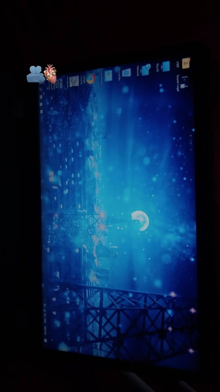 السلام عليكم ايباد ابل  للبيع يشغل يوتيوب وتكتك والعاب اطفال يعني مو مال العاب ذاكرته ٣٢  قويه وحاسبه هارده ١٦  وماعرف موصفاته تفيد للدراسه مو للعاب مكاني شطره اسعارهن الايباد ٥٠ والحاسبه ٥٠ رقمي ***********
