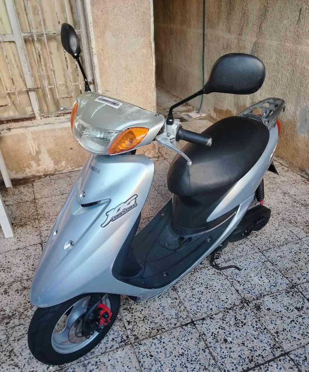 عصفوريه
كفرات اصليه /مري اصليه 
مكينه تمام  شلعه معدل 
كهربائيات كلها شغاله
إطارات اصليه جدد/بريك امامي وخلفي 
قفل ستيرن وقفل جنطه وقفل اكسل كله شغال
دراجه جاهزه مابيها اي نقص
السعر /600
مكاني بغداد حريه
***********
