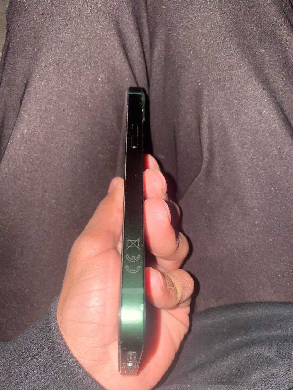 سلام عليكم
ايفون ١٣ عادي مستبدل شاشه وبطاريه وضهر بيه فطر موضح بصور فيس ايدي شغال وذاكرت الجهاز ١٢٨ 
رايده مراوس ب12 pro max وانطي فرق 
للاتصال *********** 
ولخاص مفتوح هم
