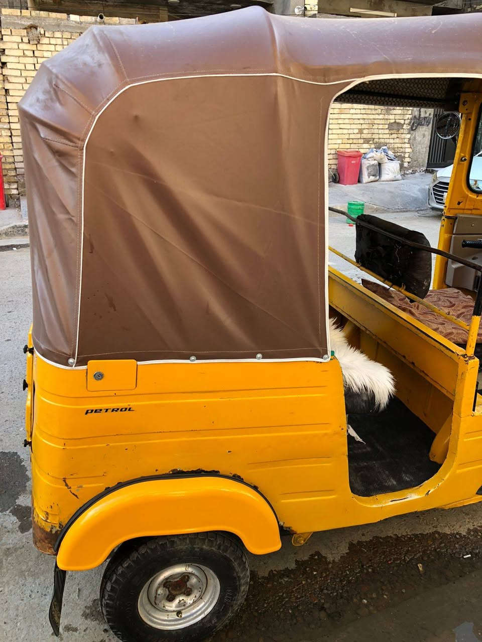 سلام عليكم تكتك للبيع مديل ١٨ رقم وسنويه رقم ***********
