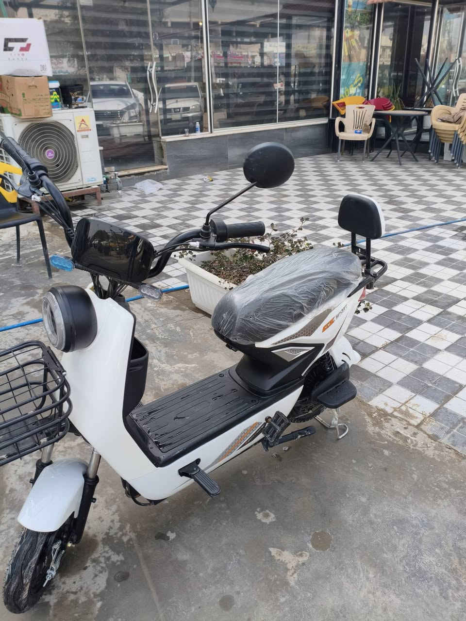 دراجه شحن للبيع مستخدمه اقل الشهر
الدراجه خير من الله 
هاذه رقمي 
***********
مكاني عزيزيه
