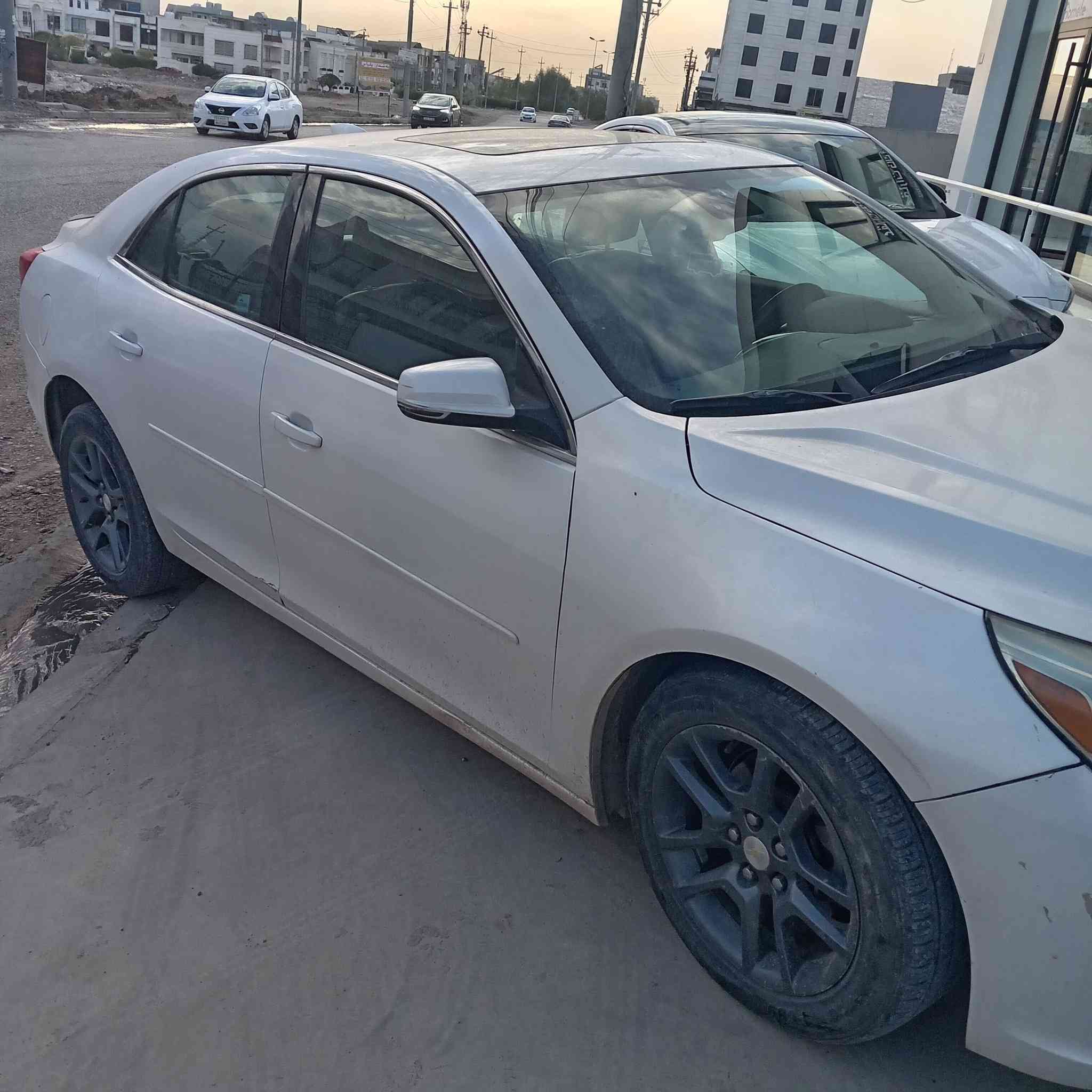 مالیبۆ 2015 یە ک پارچە  بۆیاغە  سێ پارچە بە خە  سە نە وی هه تا بیست و حە وت نوێیە بە ناوی خۆمانە    83  و مە جال  
***********
