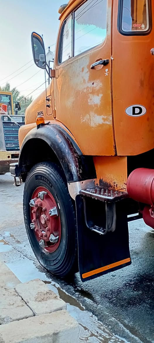 سلام عليكم قجمه موديل 81 سياره جديده كير ٩٠ مجموعه ١٧ بلاديه  تخم تاير شاصي مكفول   محرك ستندر 
***********
