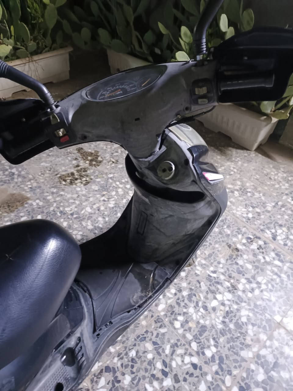 السلام عليكم
ابريز  رمبه امنزلهة صار 3اشهر 
الدراجه جديده أو برغي ممفتوح بيهة
بس بيهة هذه الكسر الكدامك
المكان بغداد الشعب
السعر 700 أو بيهة مجال اشويه حك الجيه
الرقم ***********
