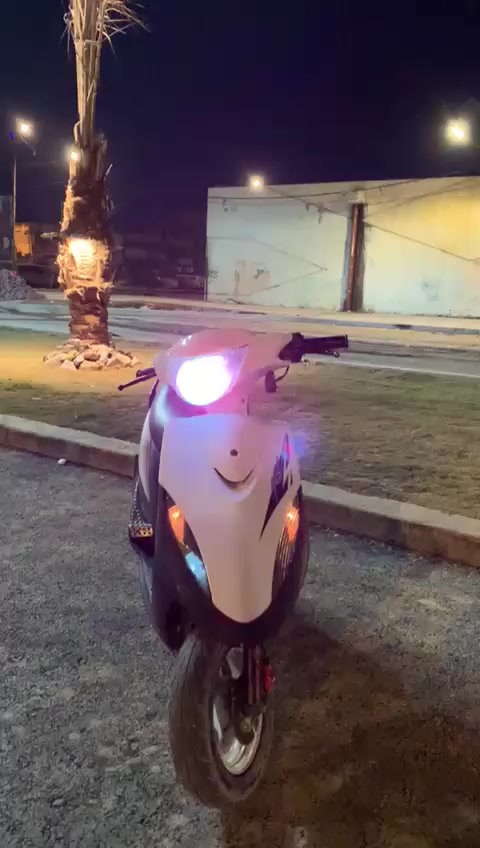 ماكس عدله موديل 2003 كفاله كلشي شغال شلعه ومعدلها شرط 120 
كزوز رياضي صجميه شرط تشغليتها سلف بصمه 
دراجه مرتبه ومال جناي شرط دهن ابدلها بس امزويل بانزينها بس محسن
وماخذها علئ كد من الدوام للبيت يعني ممتعوبه الياخذها ميخسر مكاني بغداد مدينة الصدر الدسيم  
رقم: *********** 
سعر خاص
