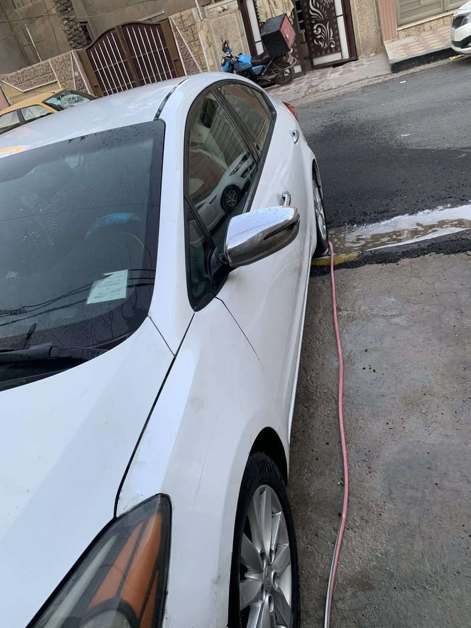 السلام عليكم كيا فورتي ٢٠١٤محرك 1800دوش سياره جاهزه وخير من الله حادثها جاملغ امامي  سياره تحكم ستيرن كامره خلفيه شاشه بل دشبول  رقم بغداد الجديد ممتواجد على الفيس 
السعر خابر وتدلل مكانها بغداد ***********
