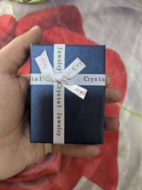 علبة • احجار • للبيع