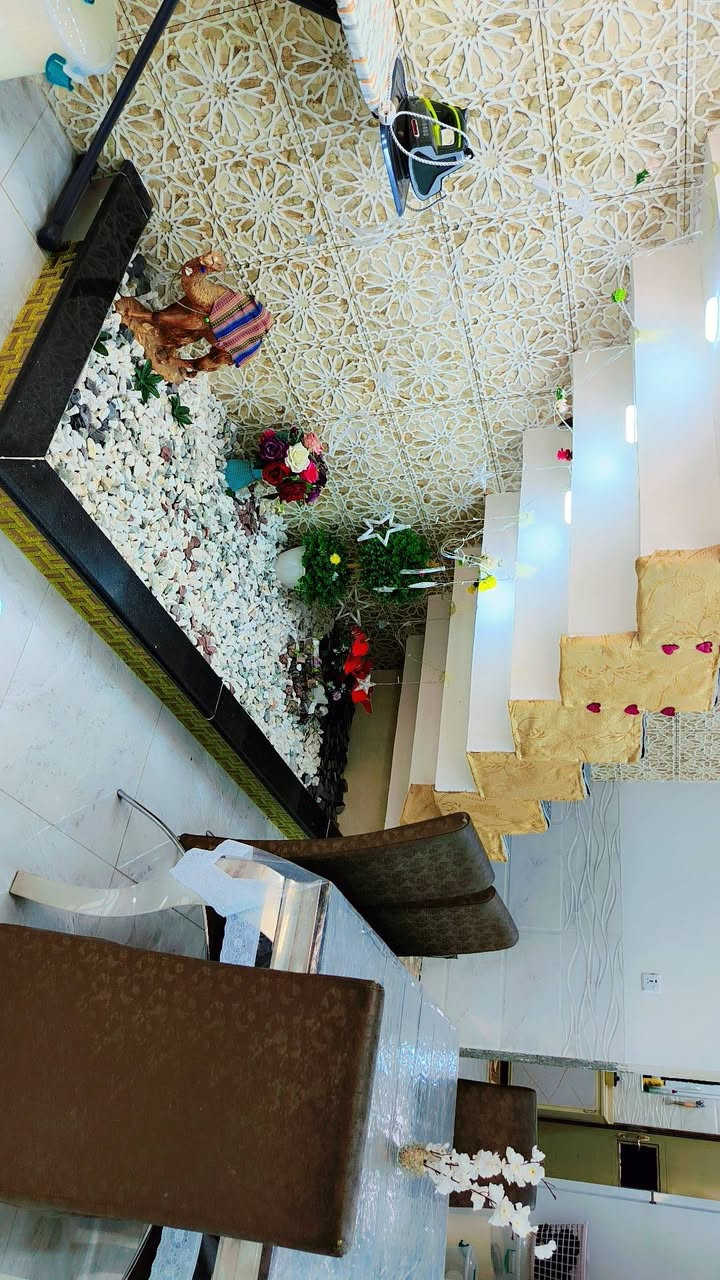 مشتمل للبيع في حي الشهداء المساحة ١٢٥م الواجهة ٦.٢٥م والنزال ٢٠م رقم العقار ٢٢٩٧٠.
السعر ٩٠ وبي مجال
للاستفسار
***********
