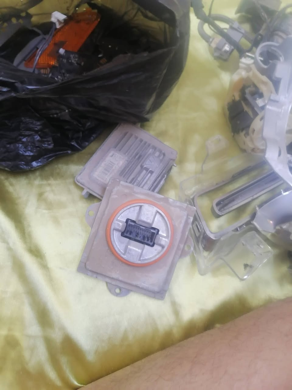 كارتات لايت أمريكي اصلي ابو اللد...
وادوات صدر أمامي العلوي.. للبيع ***********عقيد علي
