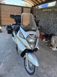 من رخصت الادمن هونده سلفر وينج600cc للبيع بحاله جيده جدا موديل 2008 أو...