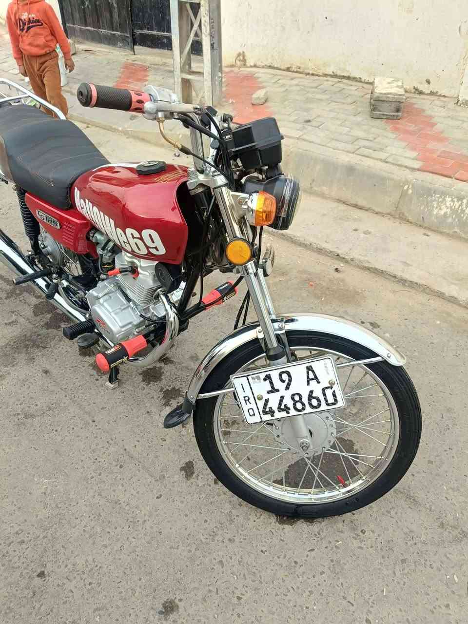 سلام عليكم دراجه لبيع اربع كير رقم كربلاء بسمي شاصي 19وتعمير 25 مكينه ارابيدو مكفوله تفاصيل ع الرقم مكانها كربلاء الحر ***********
