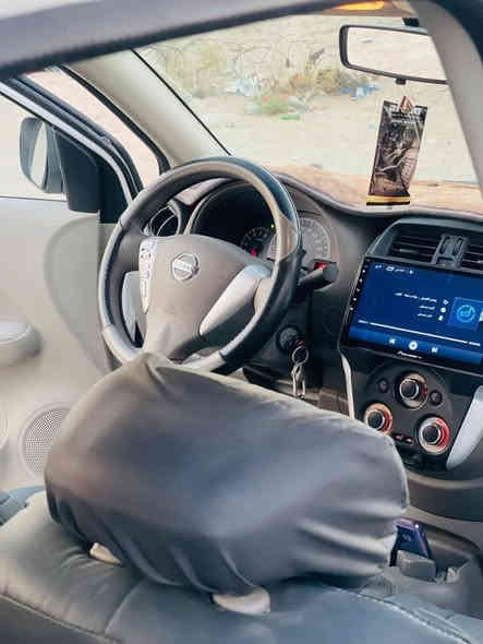 نيسان سني 2024 هندي 

ومواصفات النيسان معروفه 

سياره جاهزه من كلشي ومتواجهه 

ومدوشمه من الداخل جلد كشنات

بيه بارد خمس اصابع تقريبن

سعر ١٢٦ ومجال بصيط حك الجيه 

***********
