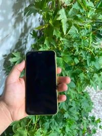 ايفون ١١ عادي • ذاكرة ٢٥٦ • بطارية ١٠٠