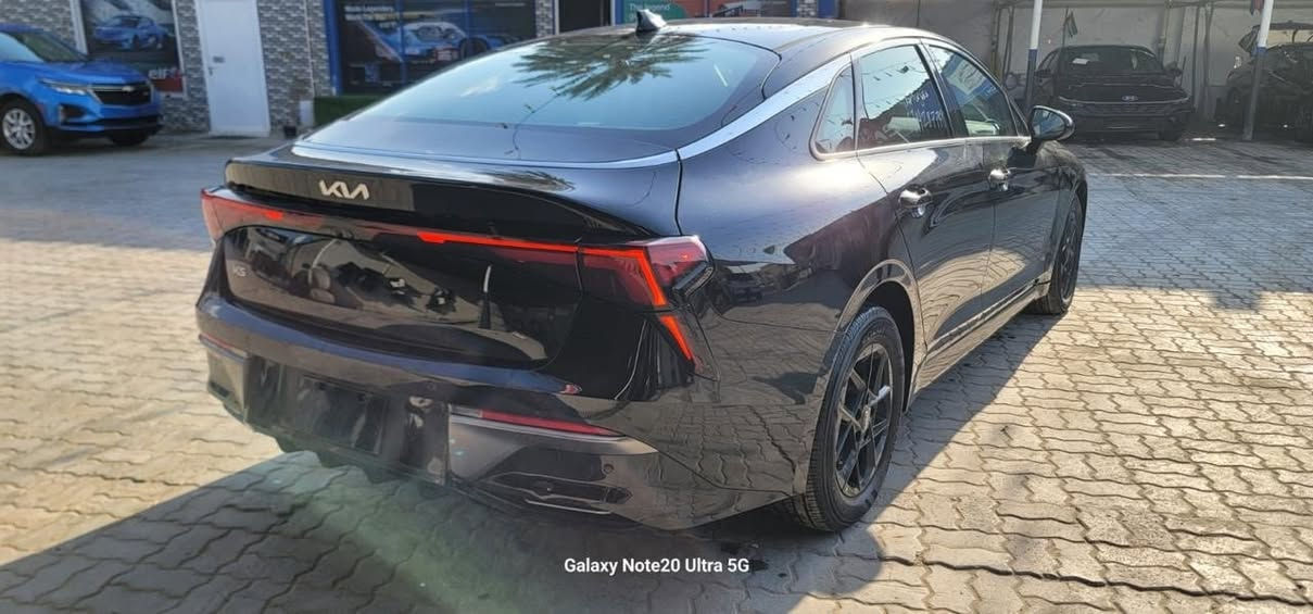 المهيمن لتجارة السيارات بإدارة المهندس سلام ربيع الغزي 
نوع السيارة: كيا كي فايف k5 LXS مصلح بدون كمرك ب139
الموديل : 2025
حجم المحرك:  2.5
 الضرر : صبغ قطعه وحده جاملغ فقط
للأستفسار :
***********
قسم المزاد متوفر واتساب 
https://chat.whatsapp.com/EjN99lklvszHKKEmF0UnR7?mode=gi_t
‏سرعة في الشحن واسعار تنافسية في النقل
‌‎يتوفر لدينا نقل على جميع موانئ ومنافذ العراق 
‌‎تخليص وايصال السيارة الى جميع المحافظات
#mohammed
