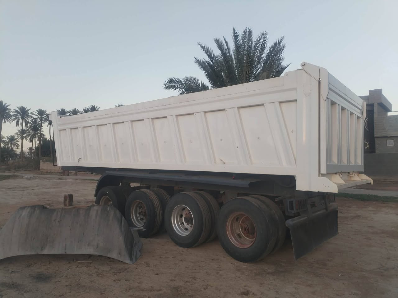 للبيع عريانه 4 محاور
مكفوله كفاله عامه
دناكير 16
ذرعه 28 وي تعلاوه
للاستفسار ***********
