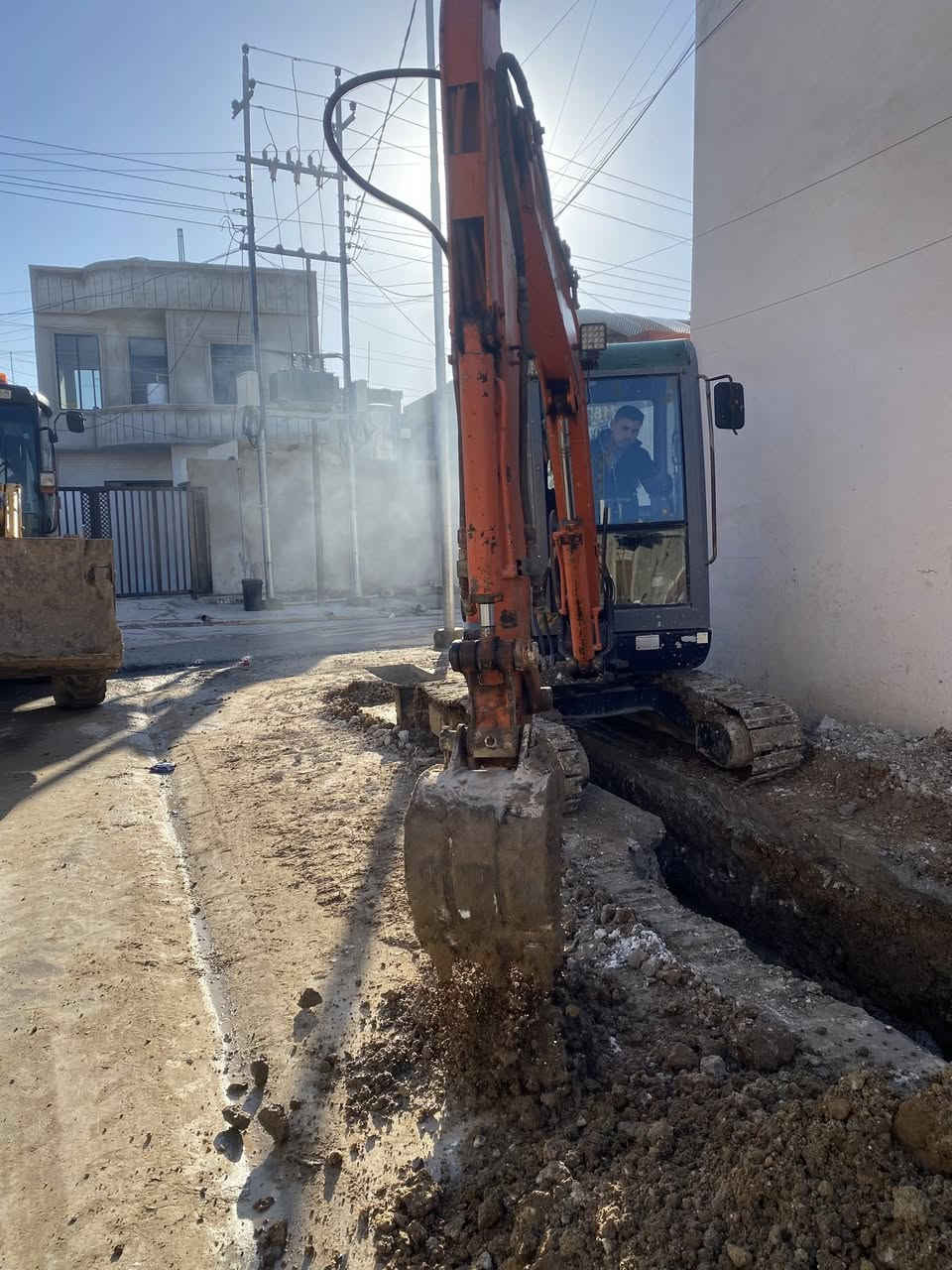 للبيع حفاره هيتاشي 2006 رقم اربيل استفسار رقم ***********.   ***********
