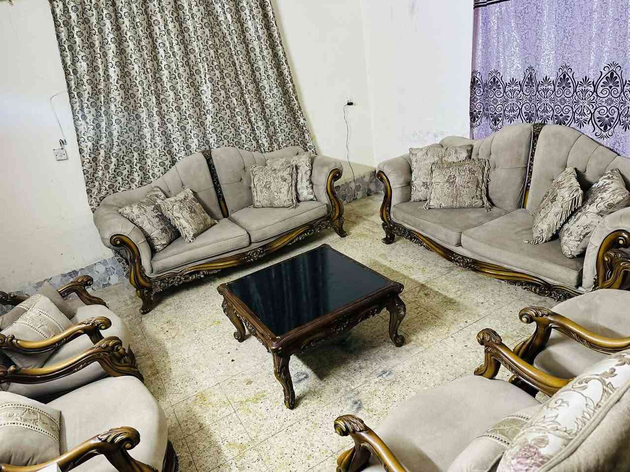 تخم زان دمياطي عشر مقاعد اي ضرر مابي 13كوشات وياه وطبله وسطيه مكان هبهب الشراي يتصل او يجي خاص ***********
