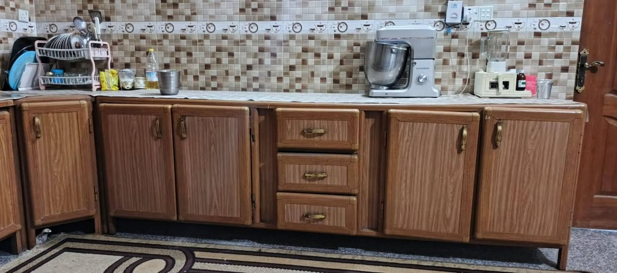 كاونتر للبيع ٧ متر ثلاثه قطع للاستفسار الاتصال على الرقم ***********
