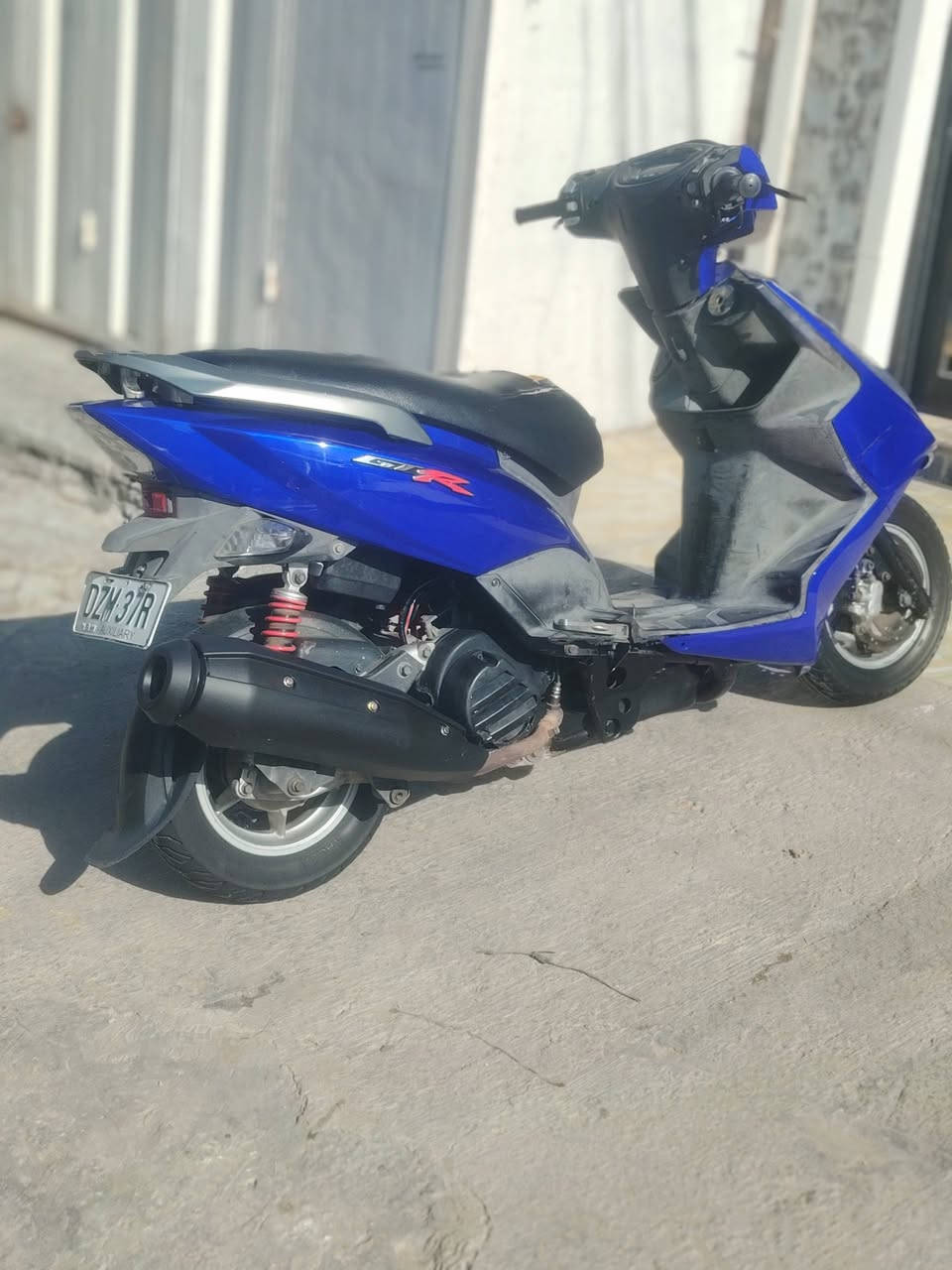 ياالله السلام عليكم ٢٠١١ gtr للبيع ماشيه 68 الف الدراجه مصار هواي من نازله رمبه كهربائيات مكينه شلعه معدل قفل جنطه قفل ستيرن كامله الدراجه نقوصاتها بس ستاند تعليك وحاضنه عنواني بغداد *********** السعر ٨٥٠ وبيها مجال
