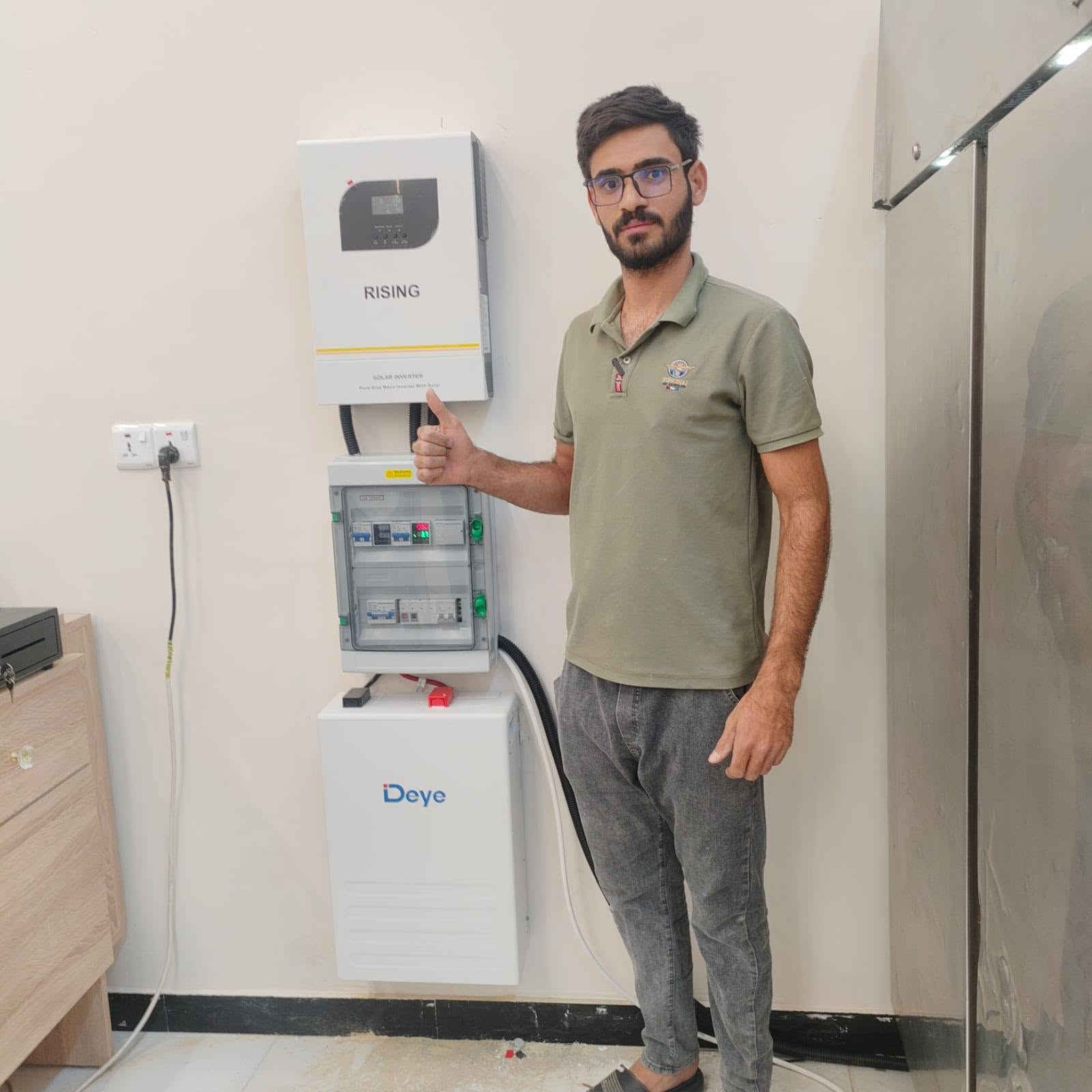 تنصيب منظومة طاقة شمسية ناصرية مجمع تينا  شركة علي سر الوجود لطاقة الشمسية ***********واتساب

