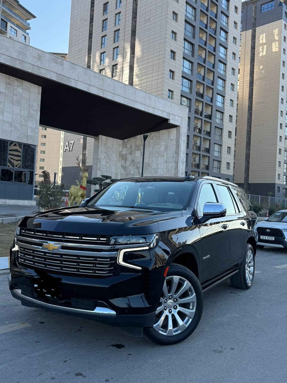 السلام عليكم
تاهو موديل 2021 بريمير  خليجي  

 وكاله المنصور  السونار منشور مع الصور

 فول أعلى مواصفات 

‏موديل : 2021

‏اللون : أسود 

رقم : بغداد بسمي 

‏
‏الفئه : PREMIER

‏المواصفات :

‏

‏دوسات جانبيه كهربائيه ويه فتحه الباب 

كامرات 360 

‏ثلاجه درجتين  

‏ نظام توقف ذاتي 

‏رادار جانبي بالمري الجانبيه

‏نظام القياده اليه 

‏شاحن لاسلكي 

‏-منفذ كهرباء للمقاعد الخلفيه 

‏-شاشات خلفيه بلادي 

‏جميع الابواب بصمه 

‏شاشه كبيره  

كل اغراضها موجوده ‏ 

‏بنوراما سقف

‏تشغيل عن بعد

‏ويل كب كروم اصلي حجم 22 انج

‏12 ايرباك

‏ دواخل جلد لون عسلي  

باب خلفي كهرباء 

‏مري قلاب

‏كشنات اماميه وخلفية كهرباء

‏‏رادار جانبي نقط عمياء

‏رادار امامي وخلفي  

‏سستم صوت كامل 

‏كراسي خزن ميموري 

‏تدفئه و تبريد كشنات 

‏

‏ماشية.82 الف 

السعر 480 $ وبيها مجال 

مكان سياره بغداد
حي الجهاد الاطباء.    او كراده 42
الهاتف ***********
ما متواجد ع فيس الي يحب يتصل واني حاضر
