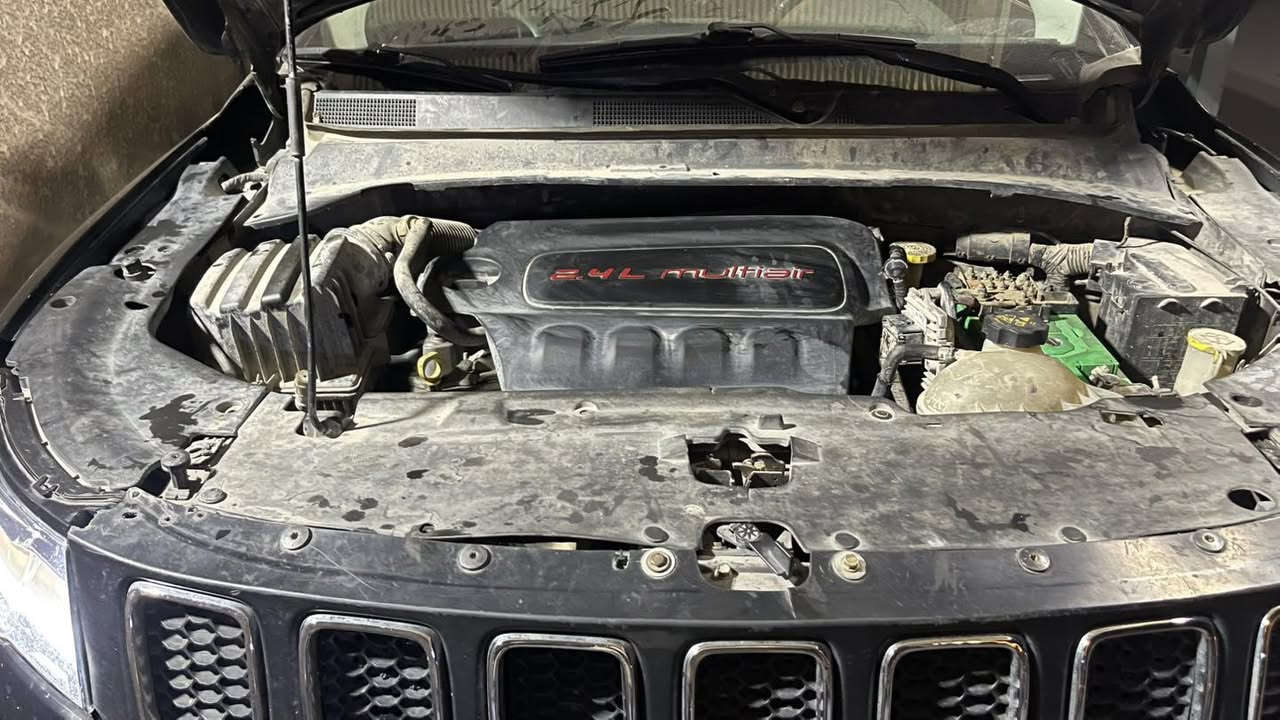 السلام عليكم 
تم تبديل
محرك واذاين
جيب كومبارس
مع تحيات حيدر جيب
***********
***********
